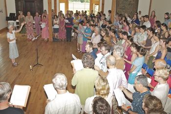 Every morning, Juliane Weeks leads the entire program in singing. We tune ourselves to the tone of the day and learn to sing beautiful music. This morning song helps unite our various courses into an experience of a living community.