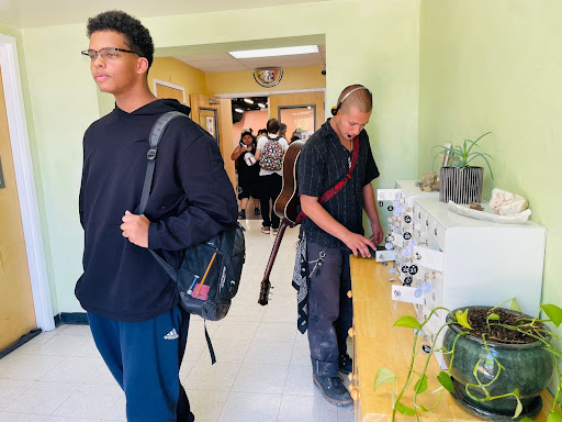 Students-in-hallway
